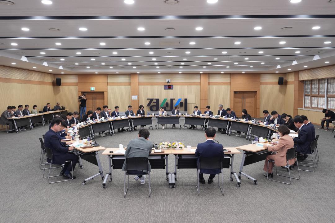 '경산시-경산시의회 시정현안 간담회' 게시글의 사진(2) 'DSC07325.JPG'