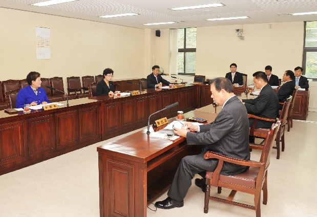 제126회 임시회 폐회중 제1차 운영위원회