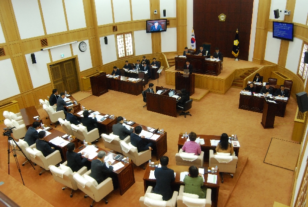 제214회 경산시의회 제2차 정례회 제1차 본회의 개회