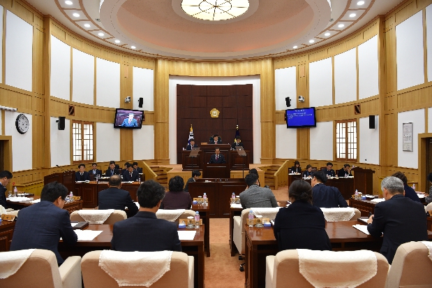 제215회 경산시의회 임시회 본회의 폐회