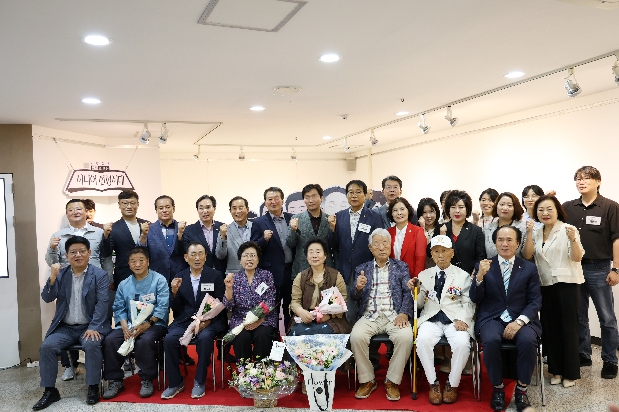 2025 만화로 보는 시니어 전성시대 